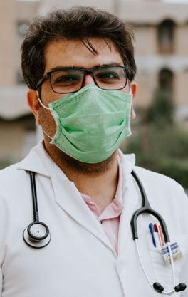 Le Docteur Jerry Kan grand chirurgien specialiste des yeux